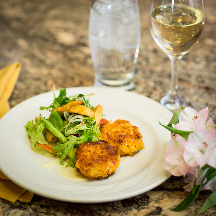 Easy Tips for Pairing the Best Wine with Crab Cakes